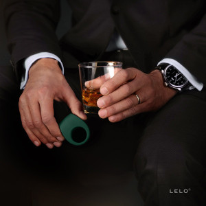 LELO-Tor2-green-couples-ring