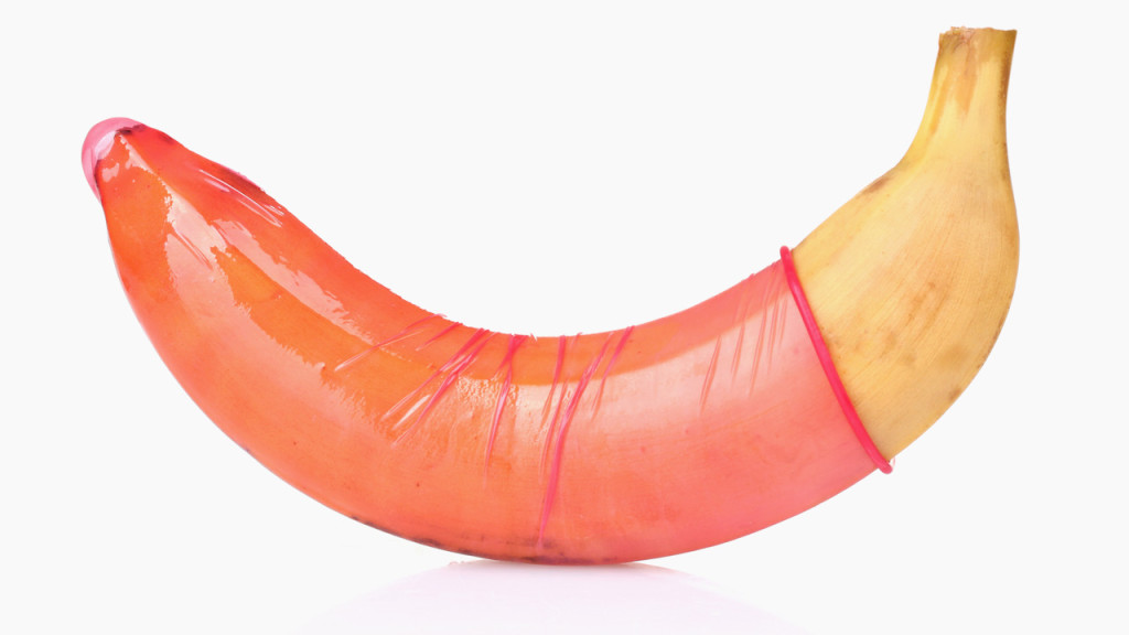 1681650-poster-1280-banana-condom_0