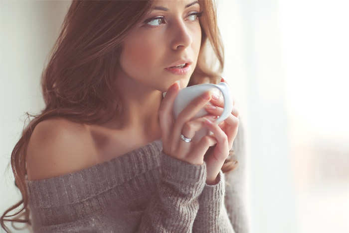 pretty-woman-drinking-coffee